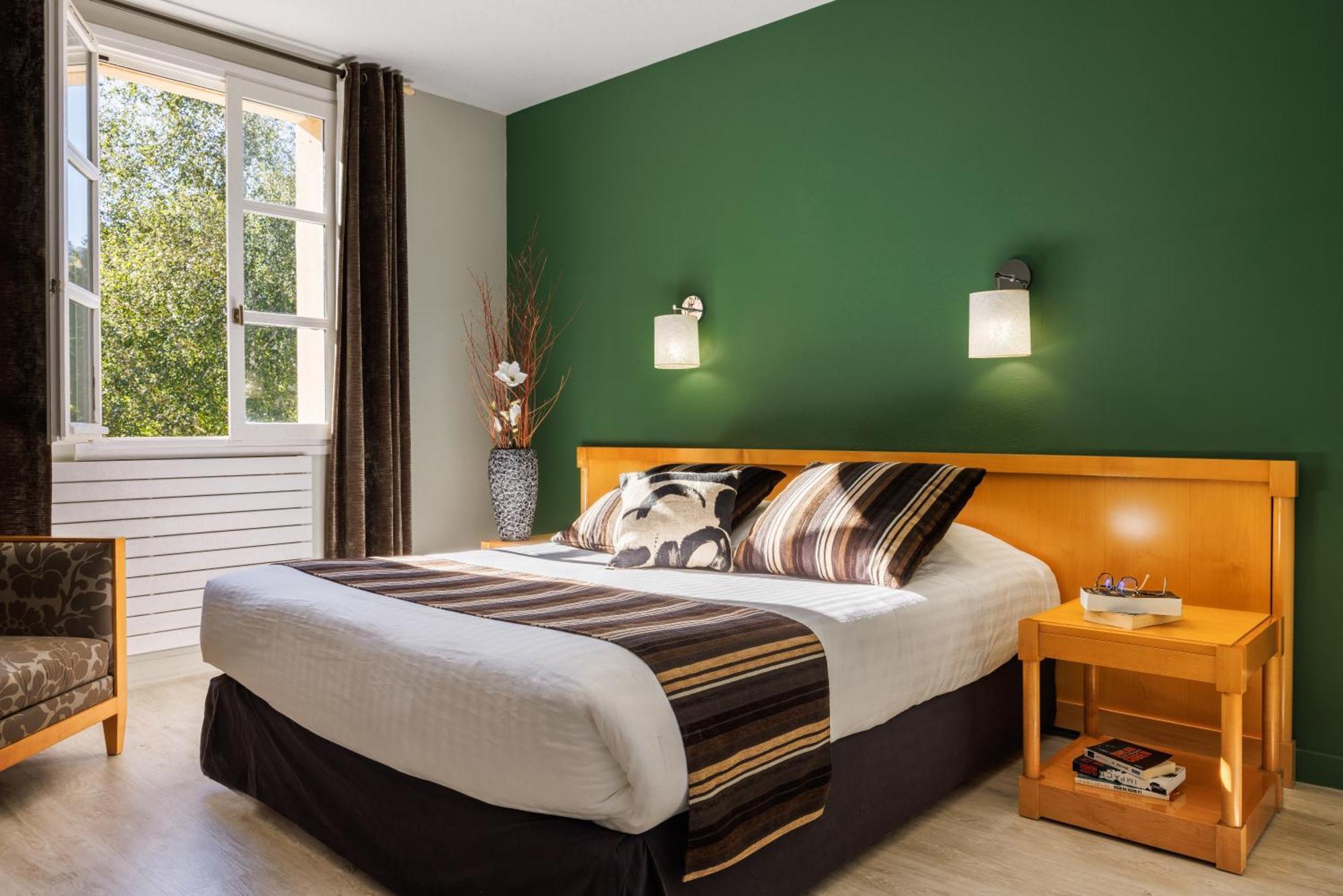 Logis Hotel Golf Le Domaine Du Val De Sorne Vernantois Exterior photo