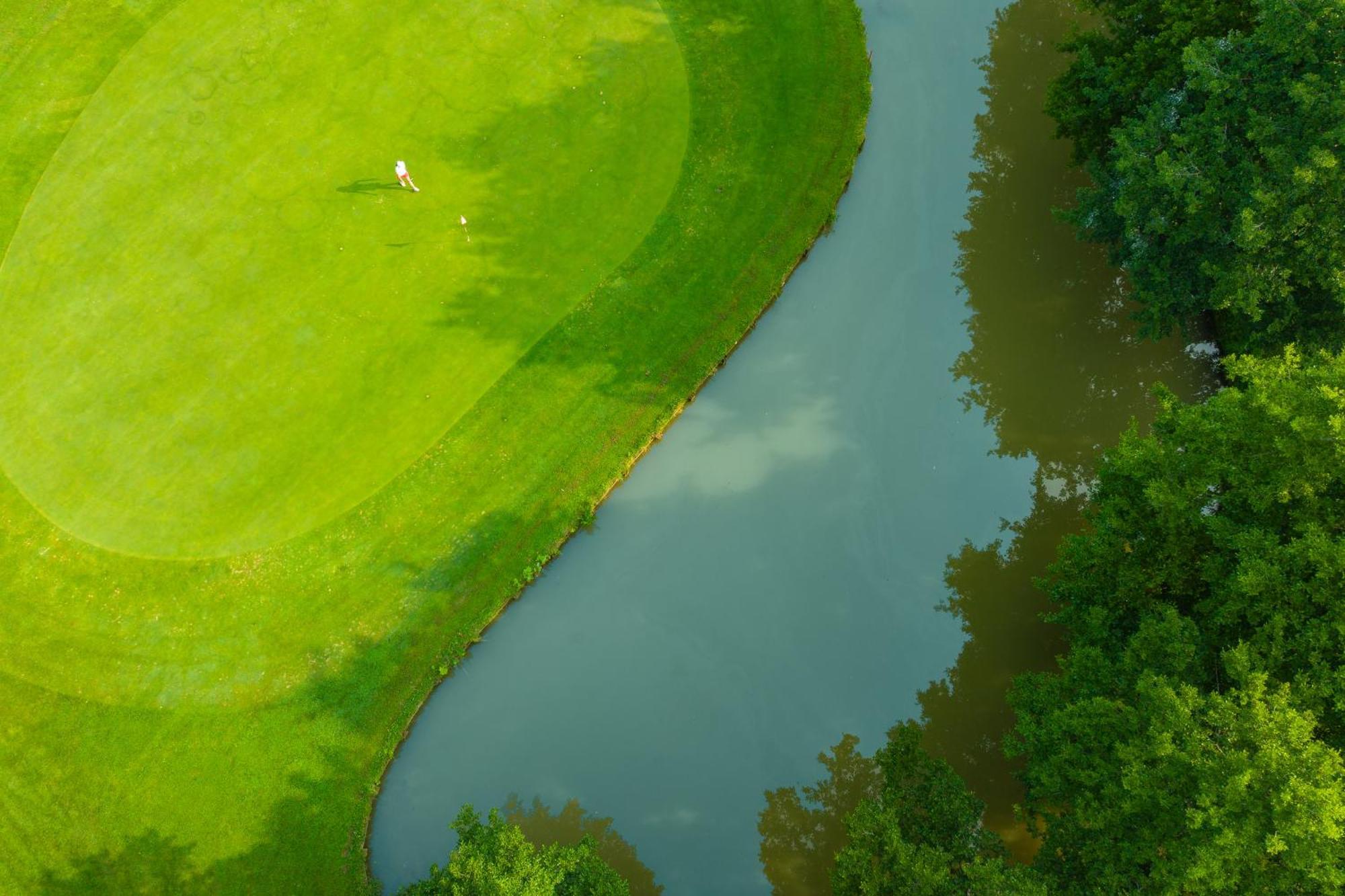 Logis Hotel Golf Le Domaine Du Val De Sorne Vernantois Exterior photo