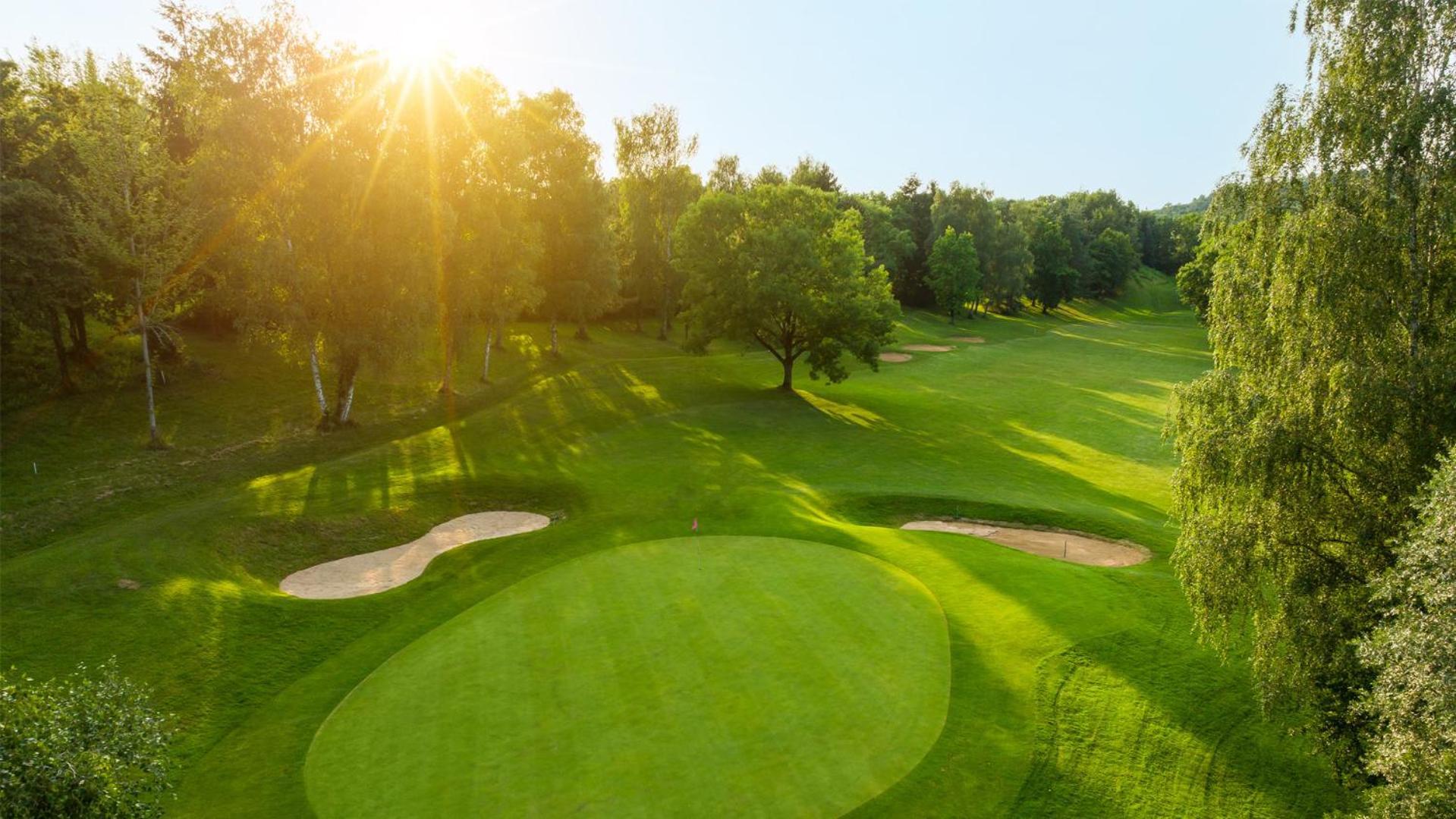 Logis Hotel Golf Le Domaine Du Val De Sorne Vernantois Exterior photo