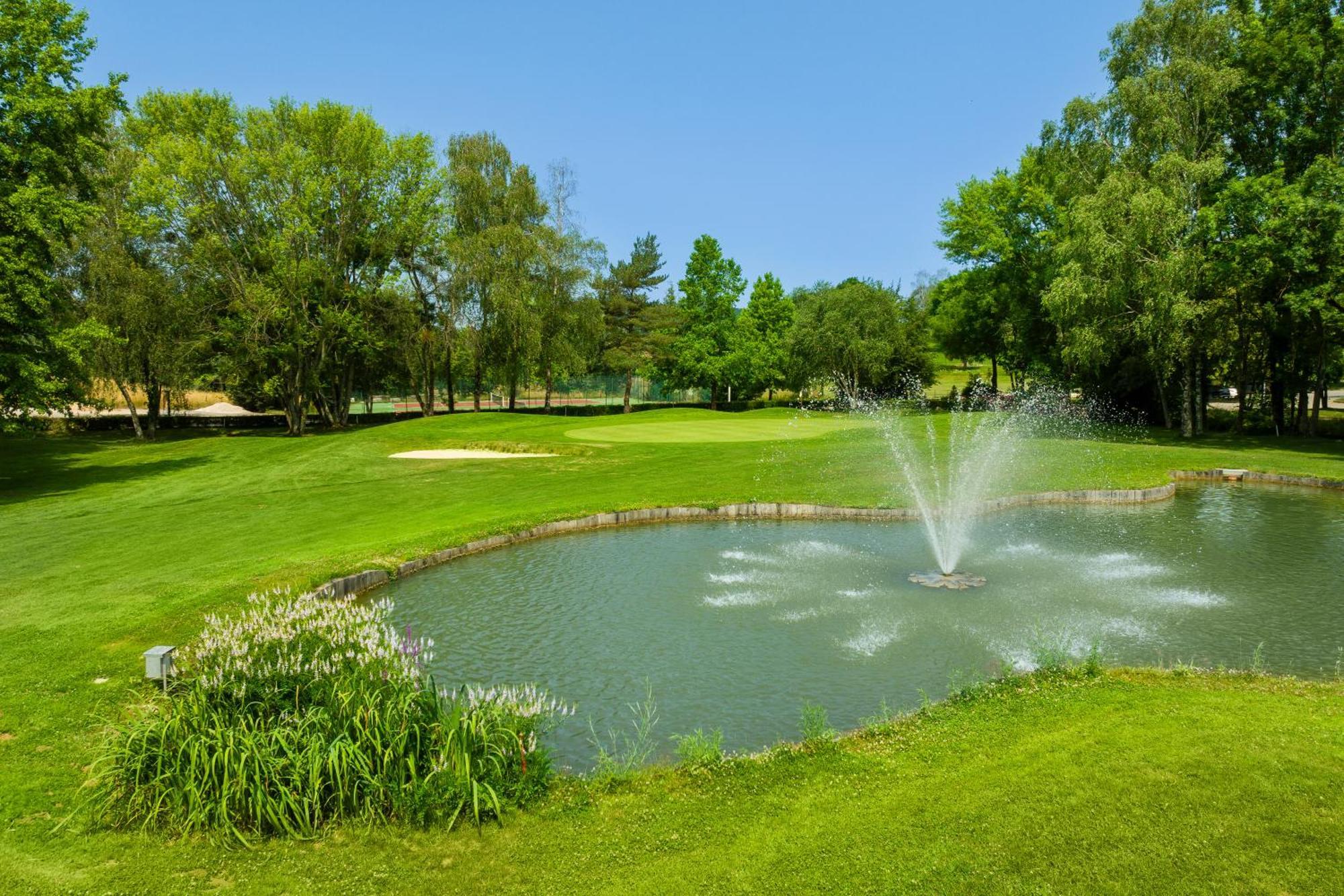 Logis Hotel Golf Le Domaine Du Val De Sorne Vernantois Exterior photo