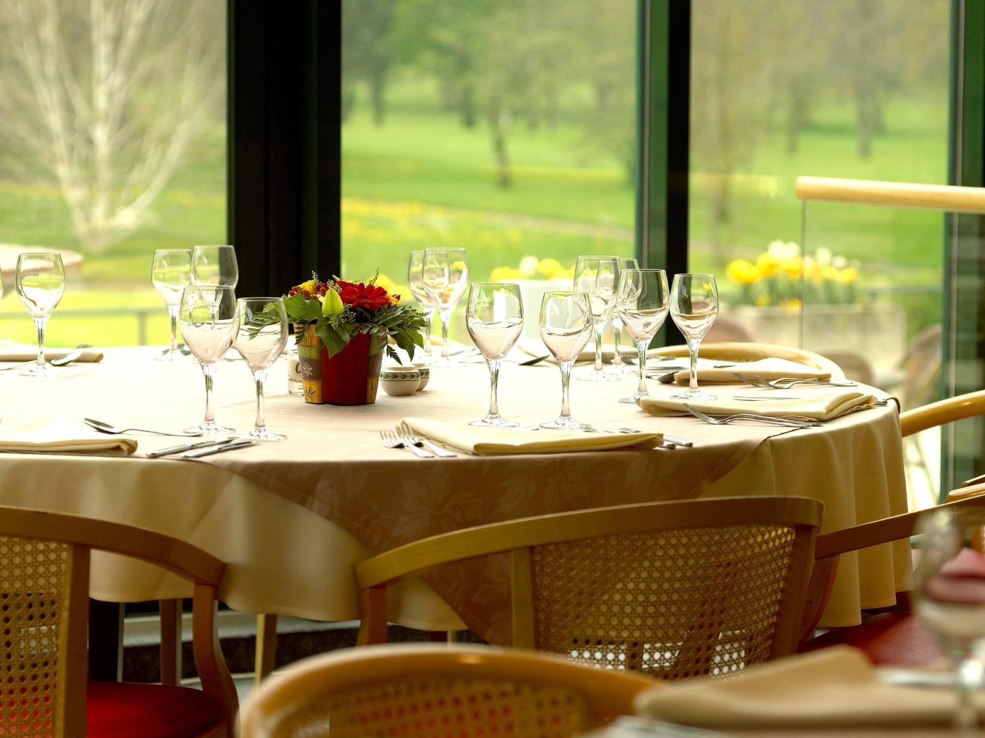 Logis Hotel Golf Le Domaine Du Val De Sorne Vernantois Exterior photo